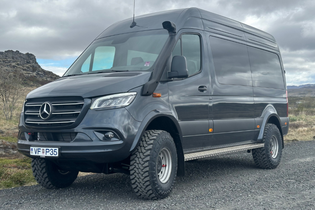 Sprinter 35" 8 pax front